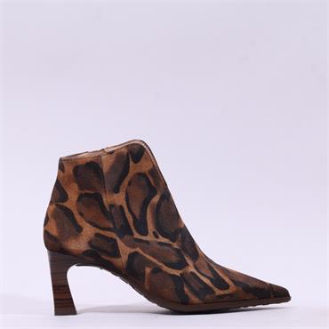 Hispanitas Paris V Cut Heel Ankle Boot - Mocha Leopard